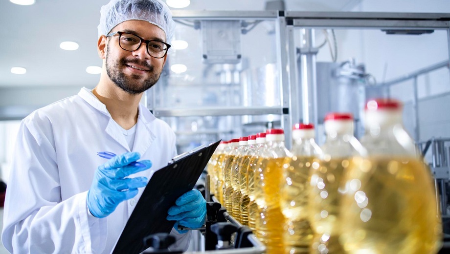 232 Produktionsmitarbeiter, Speiseöl Verkleinert